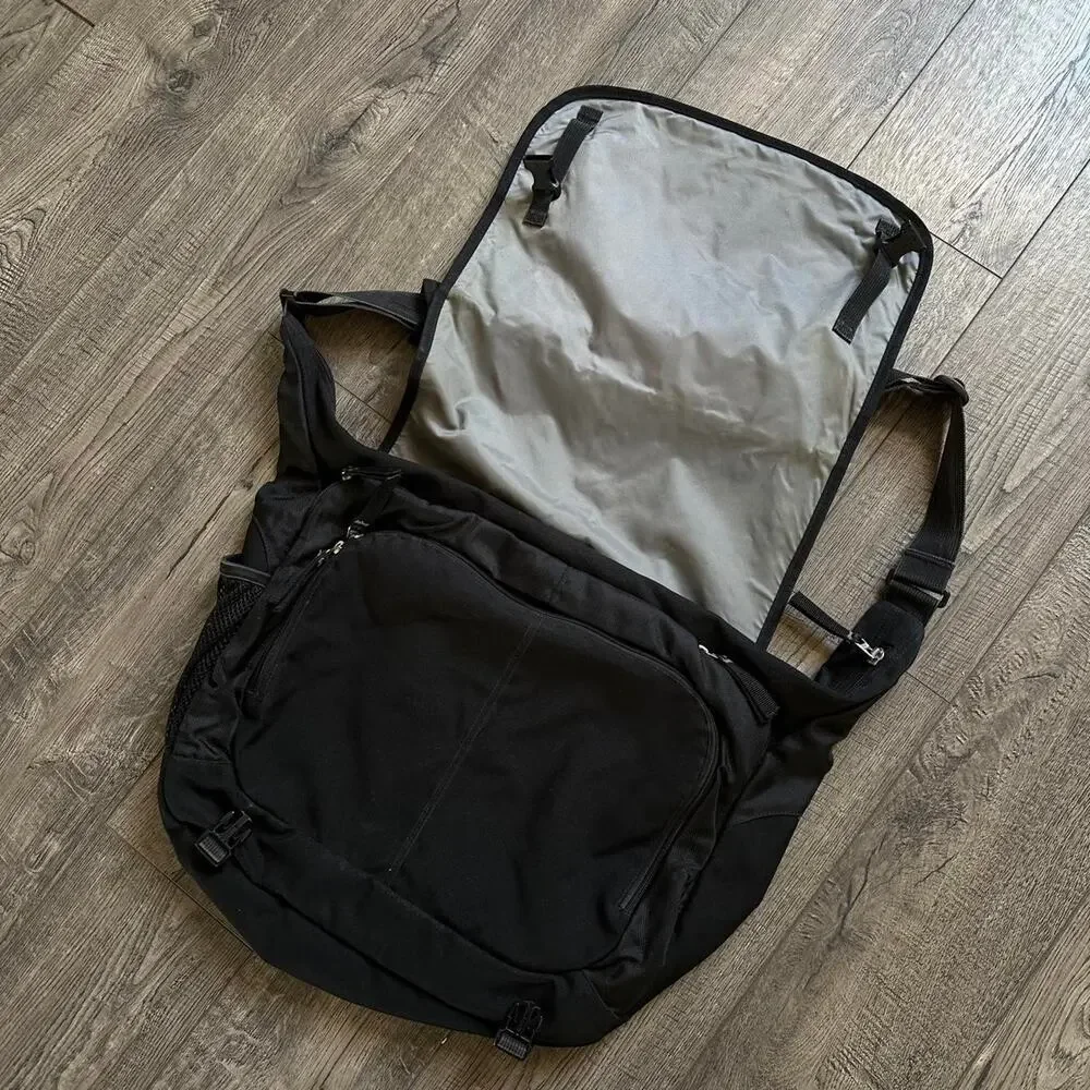 Vintage Y2K Skater Black JanSport Single One Strap Messenger Side Body Backpack